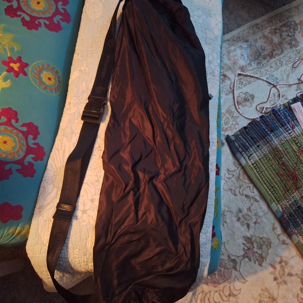 Lululemon yoga mat bag